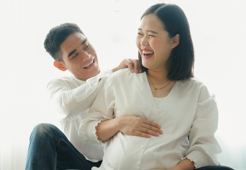 Couple-at-Pregnancy-Parenting-Class-IMG